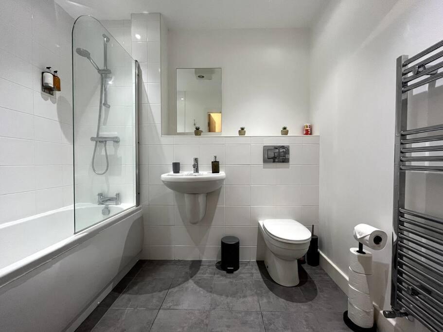 Modern 1 Bedroom Serviced Apartment - Near City Centre 唐克斯特 外观 照片