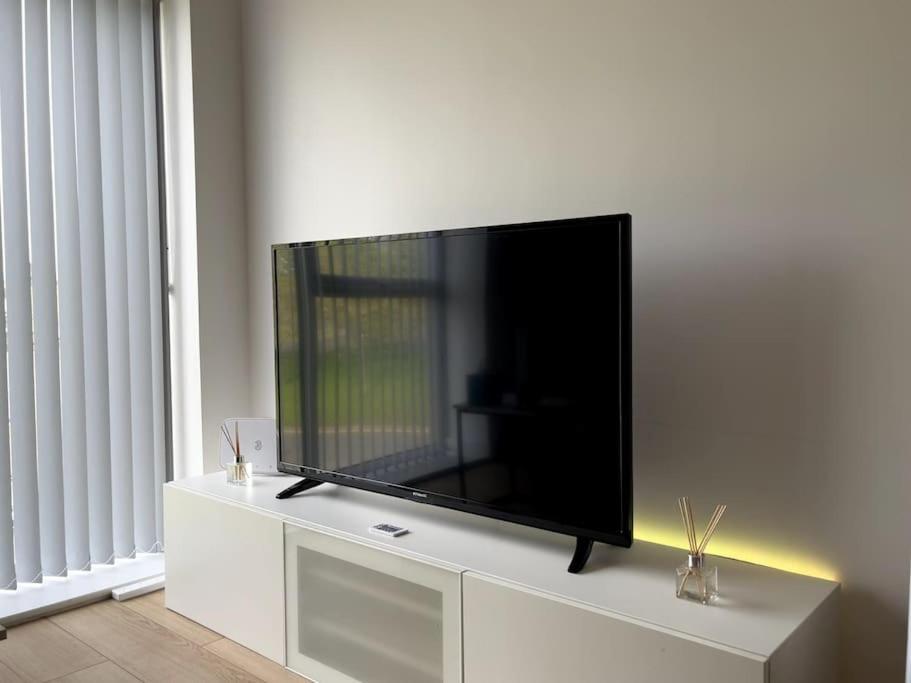 Modern 1 Bedroom Serviced Apartment - Near City Centre 唐克斯特 外观 照片