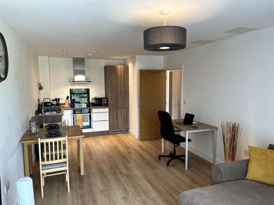 Modern 1 Bedroom Serviced Apartment - Near City Centre 唐克斯特 外观 照片