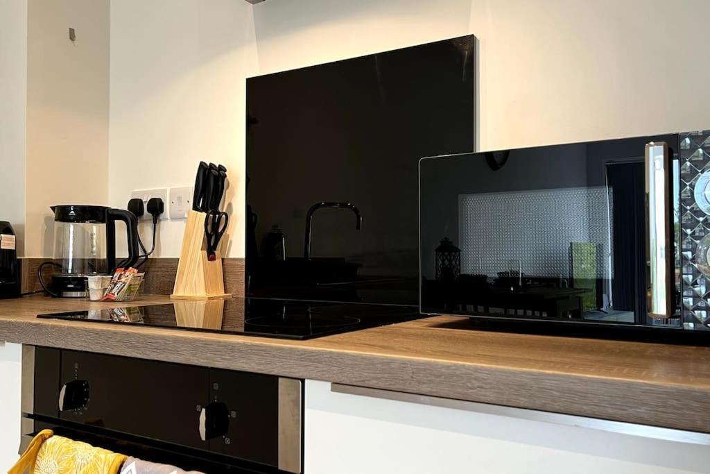 Modern 1 Bedroom Serviced Apartment - Near City Centre 唐克斯特 外观 照片